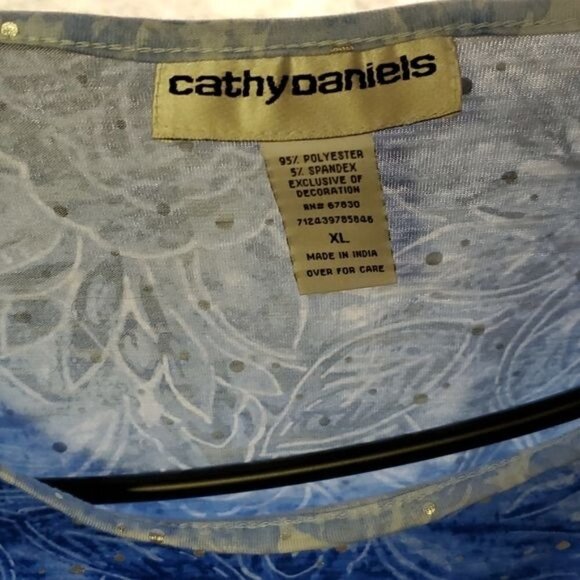 Cathy Daniels Stretch Spandex Embellished Graphic Floral Short Sleeve Sz L Top - Picture 3 of 9